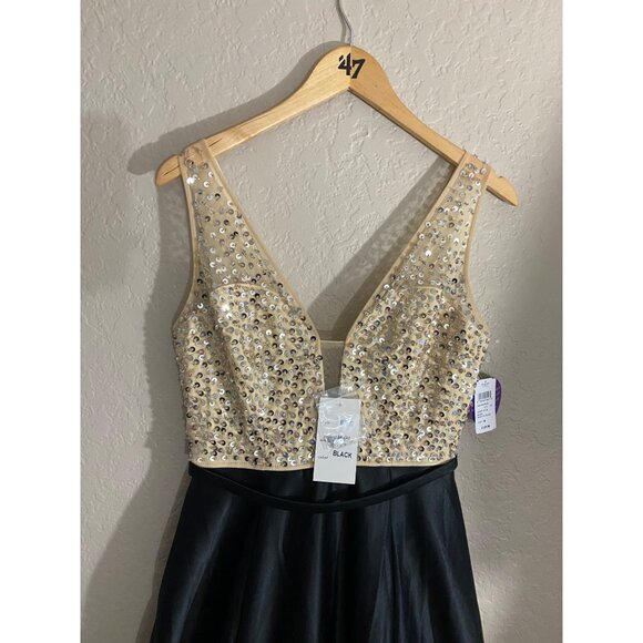 NWT Maniju Women's Black Sequin Formal Gown - Medium - Picture 3 of 15